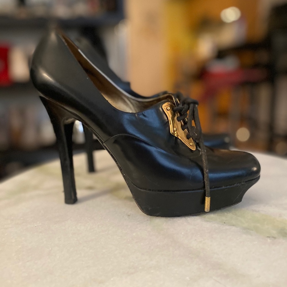 Gucci Leather Healed Moccasins - Picture 2 of 4